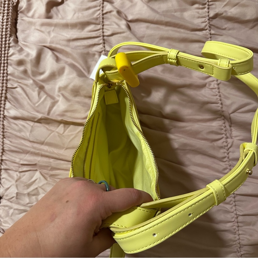 Time and Tru Women's Olivia Crossbody Bright Yellow Bag - Picture 6 of 10